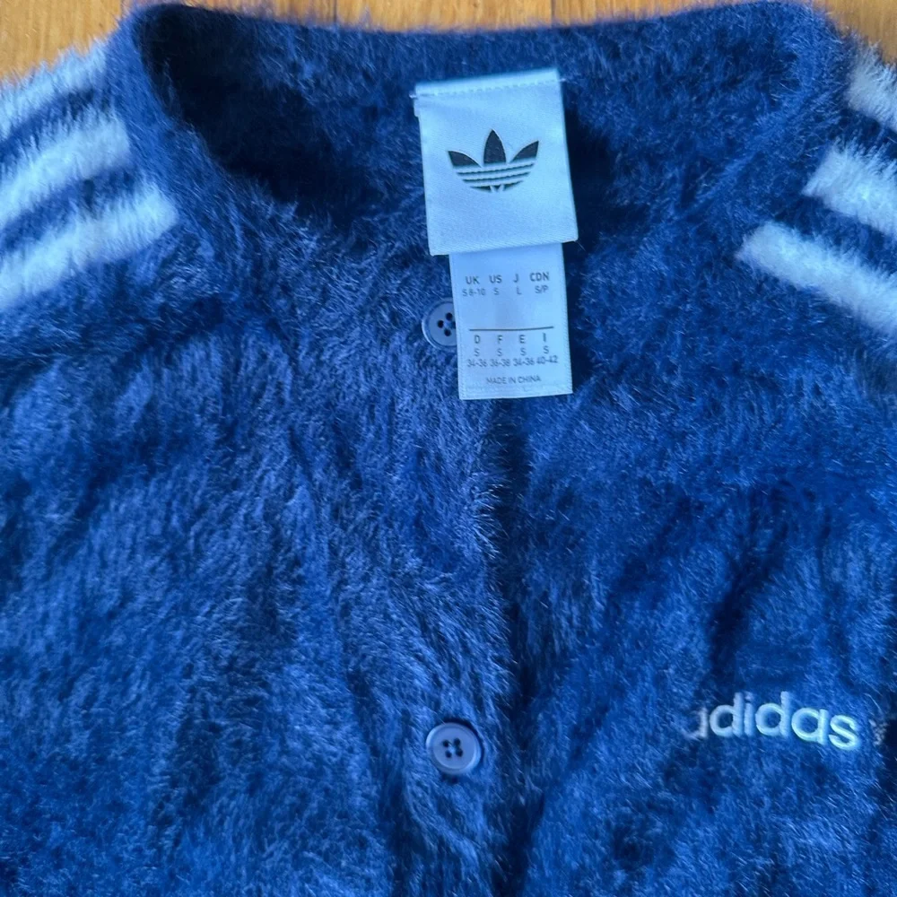 ADIDAS FLUFFY KNITTED CARDIGAN INDIGO BLUE SIZE SMALL NWOT - Picture 4 of 7